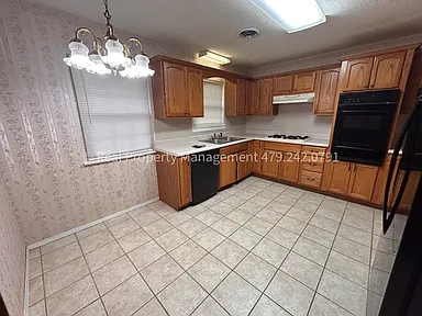 Seeking a roommate for a short stay - Photo 3