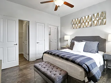 Metropolitan Village and Cumberland Manor Apartments Looking for roomates