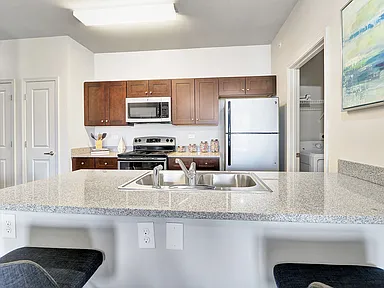 Metropolitan Village and Cumberland Manor Apartments Looking for roomates