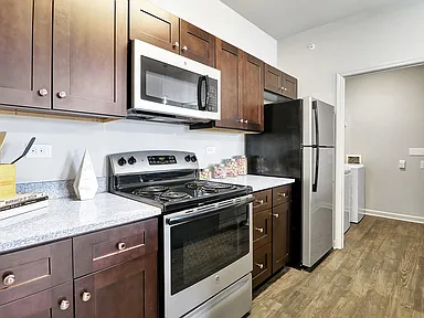 Metropolitan Village and Cumberland Manor Apartments Looking for roomates