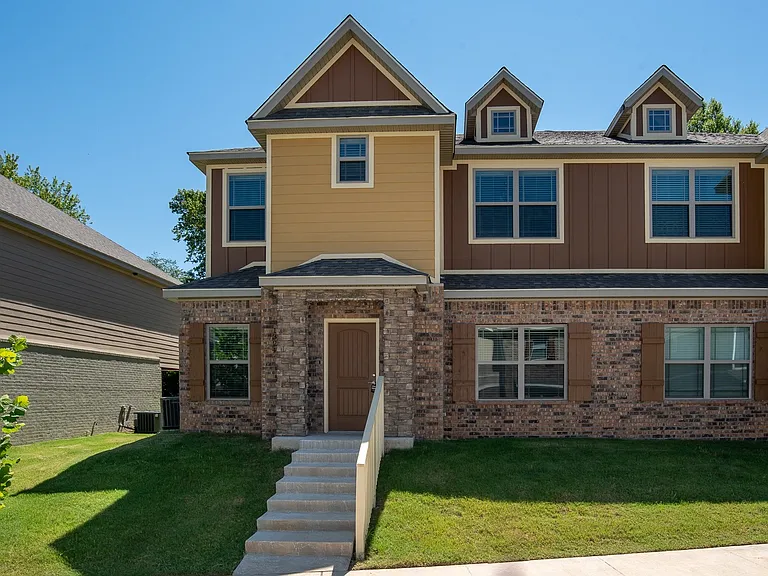 Looking For roommate In Little Rock