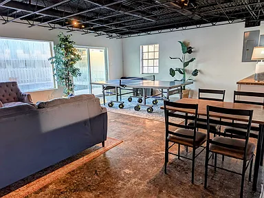 Seeking a roommate for a short stay